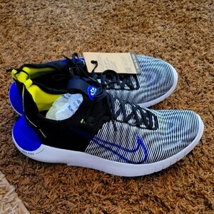 NIKE FREE Shoes 12
